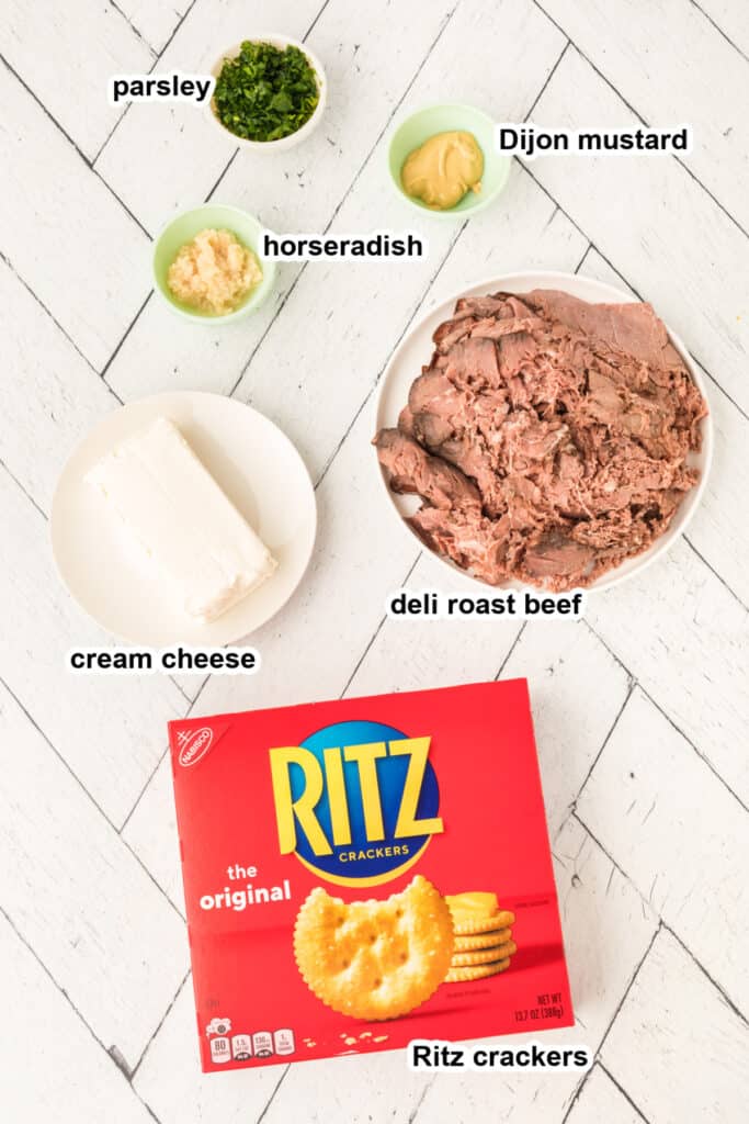 ingrédients pour faire des crackers au bœuf rôti et au fromage à la crème au raifort